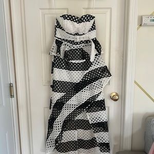 Strapless asymmetrical dress